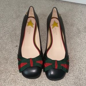Gucci flats with red and green bow